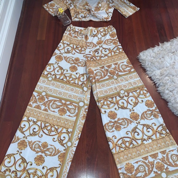 Boohoo Chain Print Crop Top & Pant Set - Picture 3 of 8